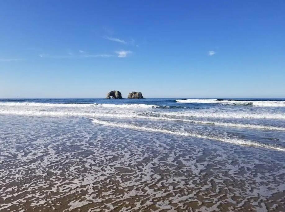 Tiki Escape W/ Amazing Mountain And Marsh Backdrop Villa Rockaway Beach Bagian luar foto