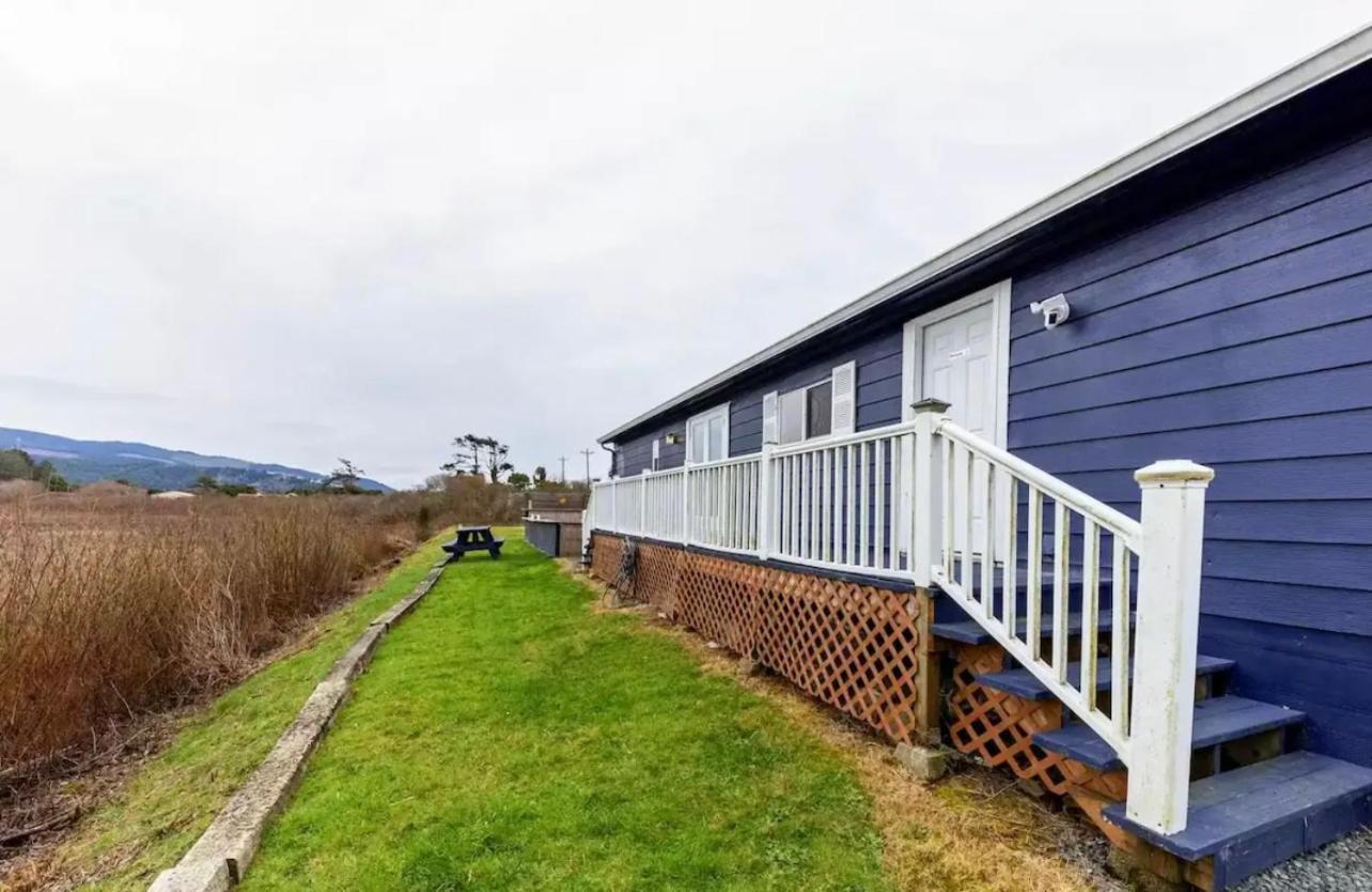 Tiki Escape W/ Amazing Mountain And Marsh Backdrop Villa Rockaway Beach Bagian luar foto